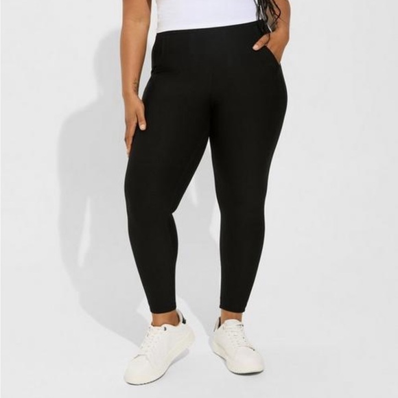 NWT Black Full Length Fleece Leggings with Pockets - Torrid - Picture 1 of 7